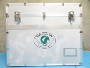 販売価格約11万円 乗馬クラブ クレイン 鞍箱 キャスター無し