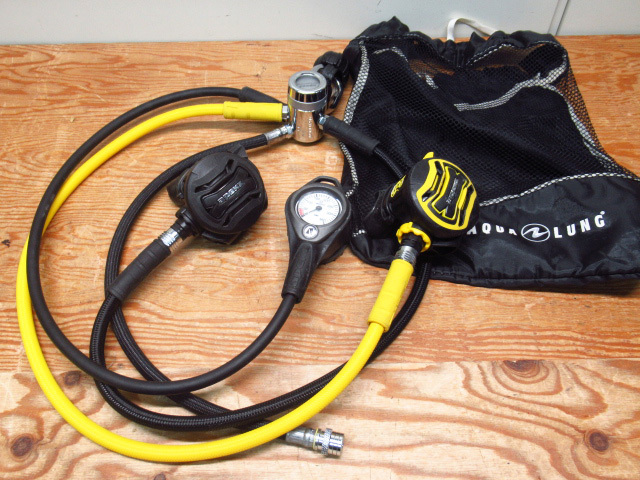 apeks エーペックス EN250 レギュレータ XTX20 オクトパス ゲージ AQUALUNG アクアラング 収納袋 ダイビング用品 Thumbnail