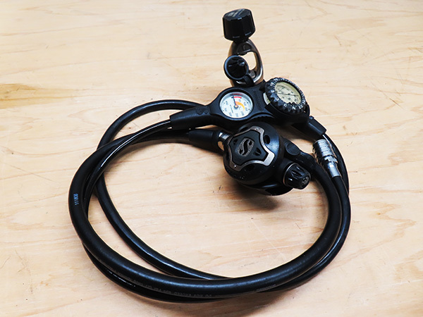 SCUBAPRO スキューバプロ TITANIUM MK25 チタン チタニウム S 600 レギュレーター ゲージ ダイビング用品 Thumbnail