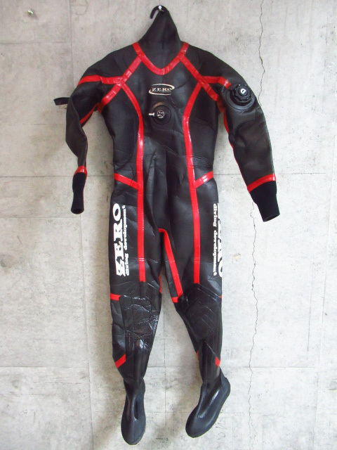 ZERO ゼロ ドライスーツ 着丈約126cm 厚み約5mm 靴XSサイズ ダイビング用品 Thumbnail