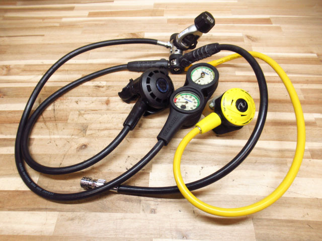 SCUBAPRO スキューバプロ レギュレーター MK20 G250 オクトパス / TUSA ダイビング 重器材 現状品 Thumbnail