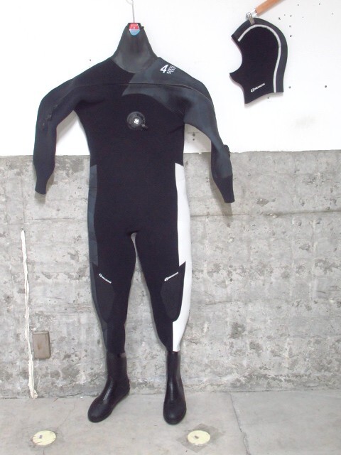 World Dive ワールドダイブ 4DIMENSIONS ドライスーツ 着丈約165cm 厚み約4mm 靴28cm ダイビング用品 Thumbnail